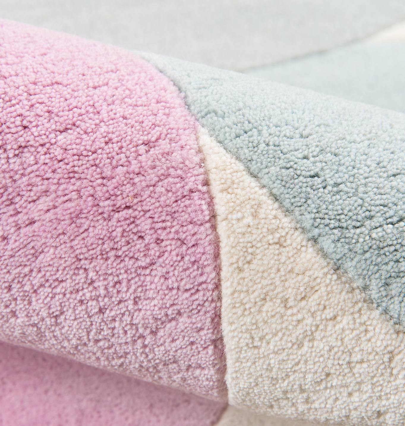 DEL-1 Agatha Dots Pastel