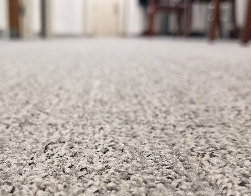 5 Signs That It's Time To Remove Your Carpet