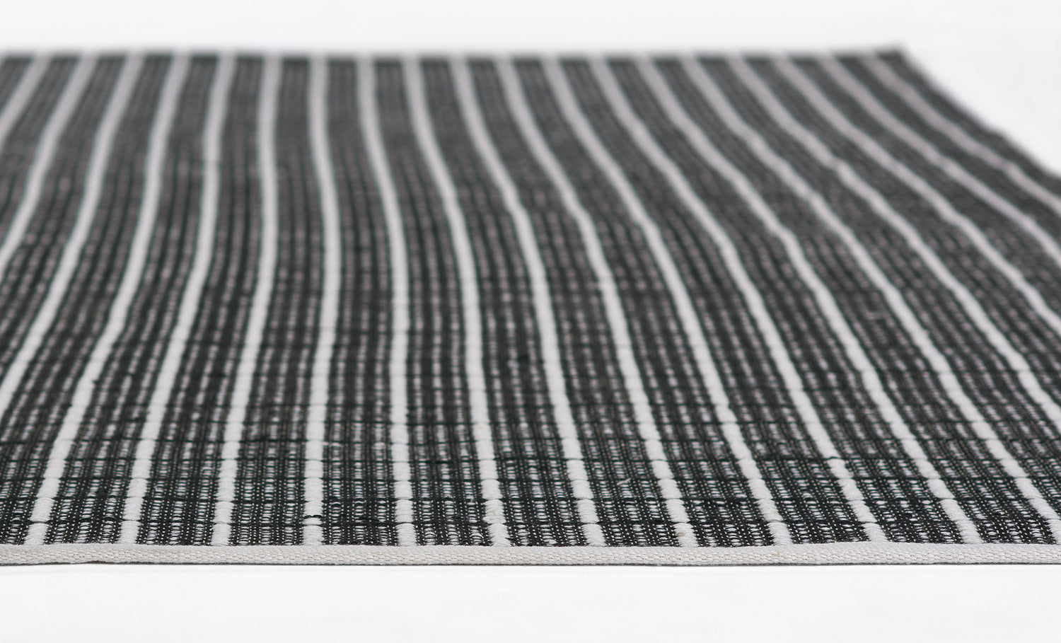 MLO-2 Grid Black